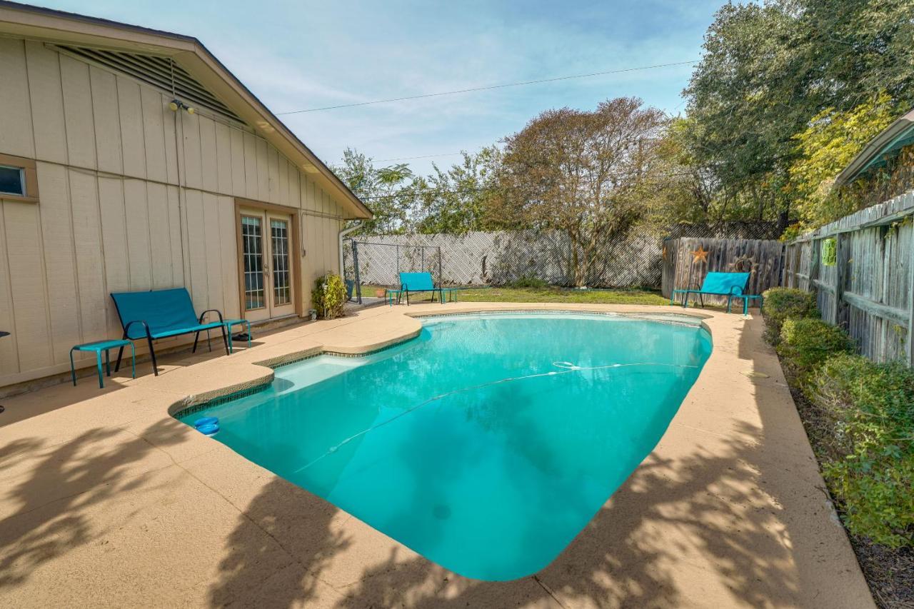 With Private Pool 5 Mi To Downtown Holiday home