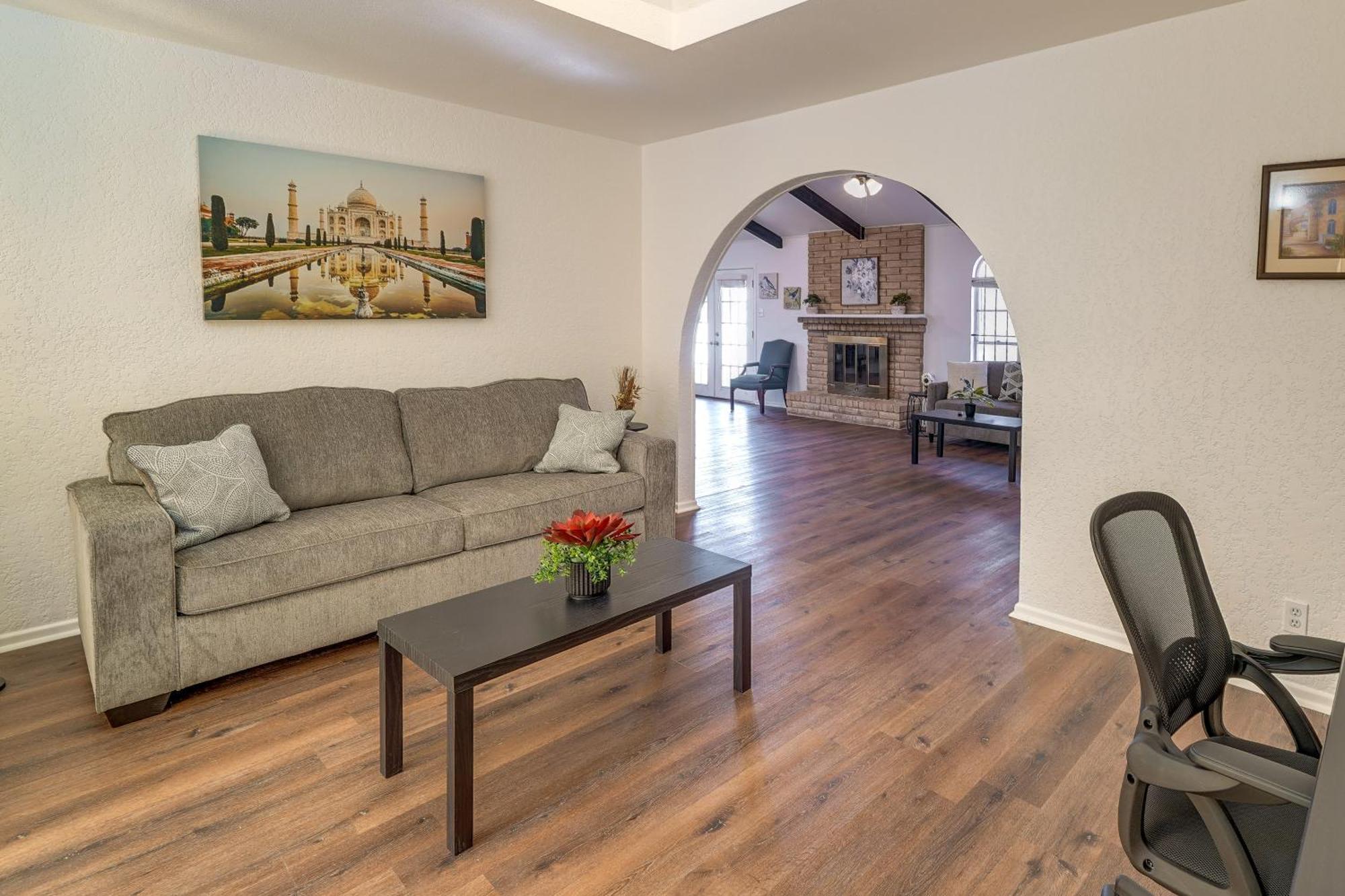 With Private Pool 5 Mi To Downtown Holiday home