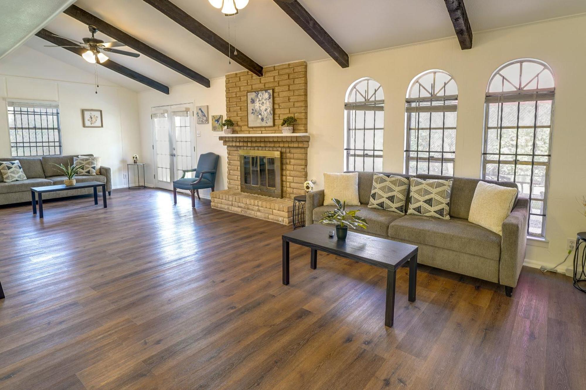 With Private Pool 5 Mi To Downtown Holiday home San Antonio